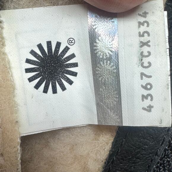 UGG BRYSTL Tall Waterproof Lace Up Grey/Black Snow Boots Women's Size 9 - Picture 9 of 9